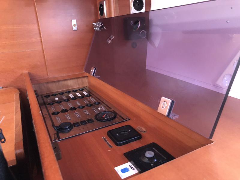 Book yachts online - sailboat - Dufour 460 Grand Large - At Last - rent