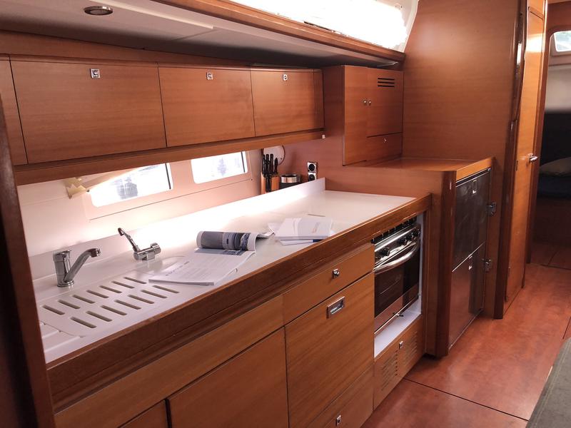 Book yachts online - sailboat - Dufour 460 Grand Large - At Last - rent