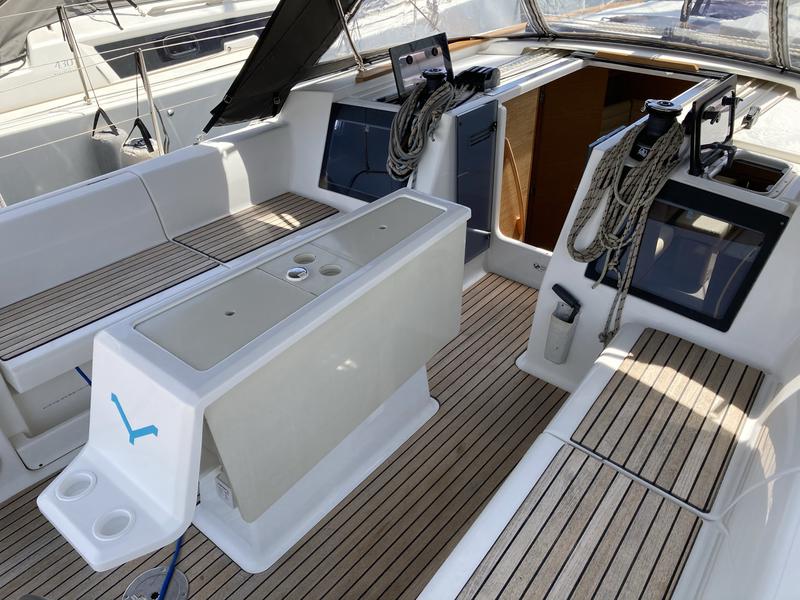 Book yachts online - sailboat - Dufour 412 Efram - Efram - rent
