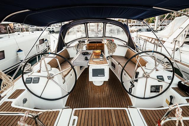 Book yachts online - sailboat - Oceanis 40 - FELIX - Refit 2018 - rent