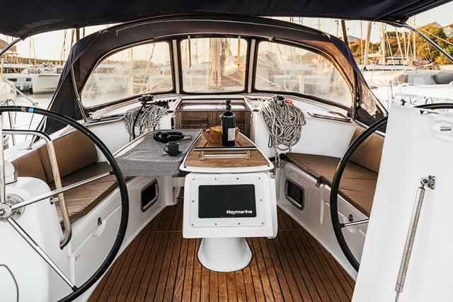 Book yachts online - sailboat - Oceanis 40 - FELIX - Refit 2018 - rent