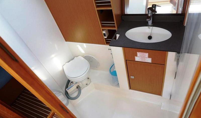 Book yachts online - sailboat - Bavaria Cruiser 41 - Harmes Bavaria 41 Cruiser - rent