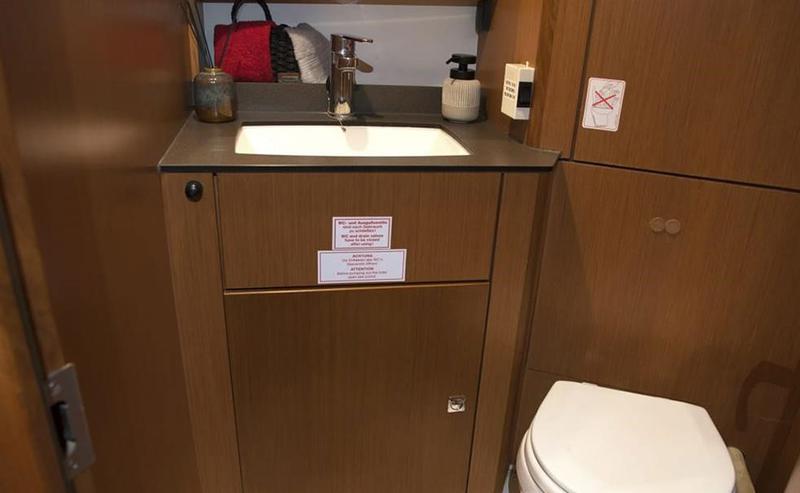 Book yachts online - sailboat - Bavaria Cruiser 41 - Harmes Bavaria 41 Cruiser - rent