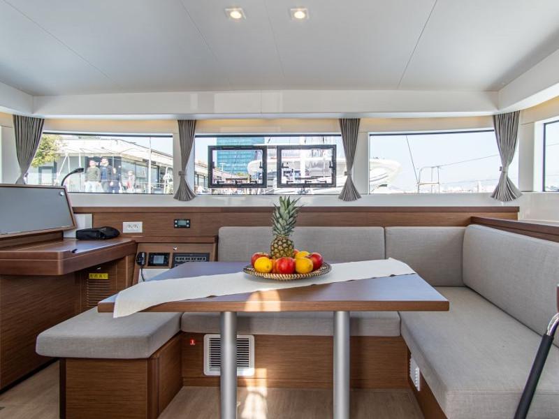 Book yachts online - catamaran - Lagoon 40 - BYE BYE new 2020+AC+G - rent