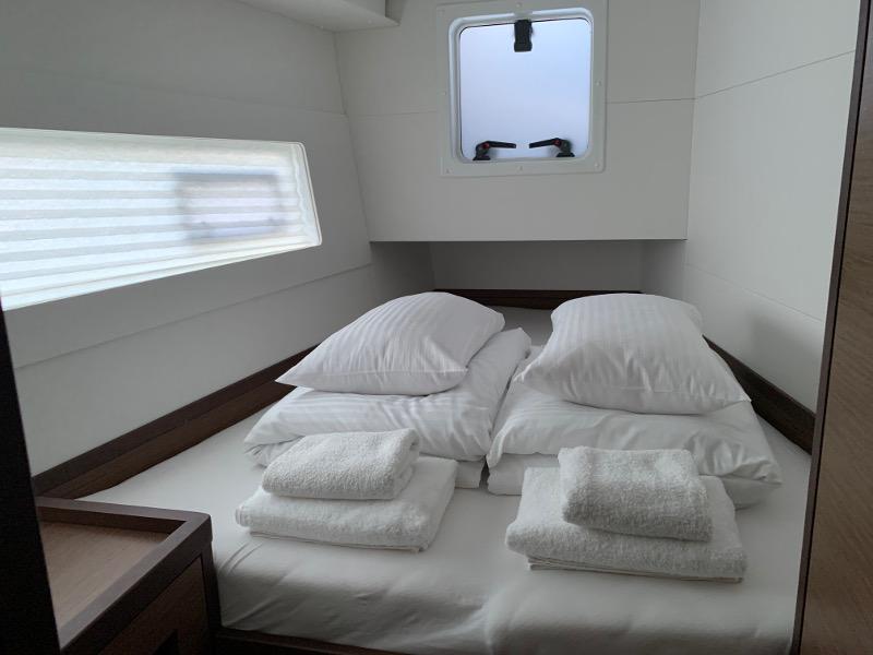 Book yachts online - catamaran - Lagoon 40 - BYE BYE new 2020+AC+G - rent