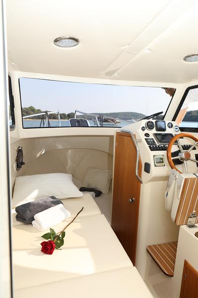 Book yachts online - motorboat - Leidi 660 - H3 - rent