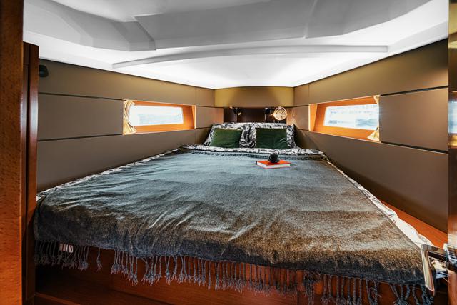 Book yachts online - sailboat - Oceanis 38 - HAPPY - rent