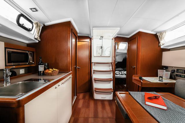 Book yachts online - sailboat - Oceanis 38 - HAPPY - rent