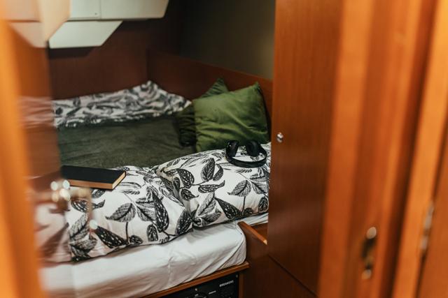 Book yachts online - sailboat - Oceanis 38 - HAPPY - rent