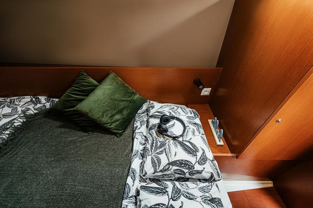 Book yachts online - sailboat - Oceanis 38 - HAPPY - rent