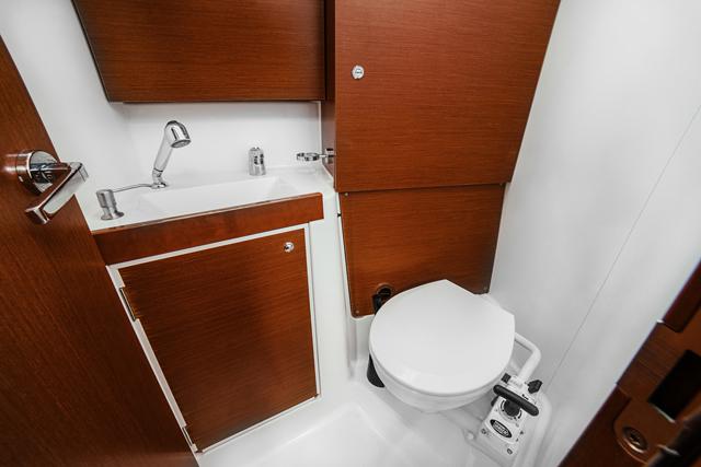 Book yachts online - sailboat - Oceanis 38 - HAPPY - rent