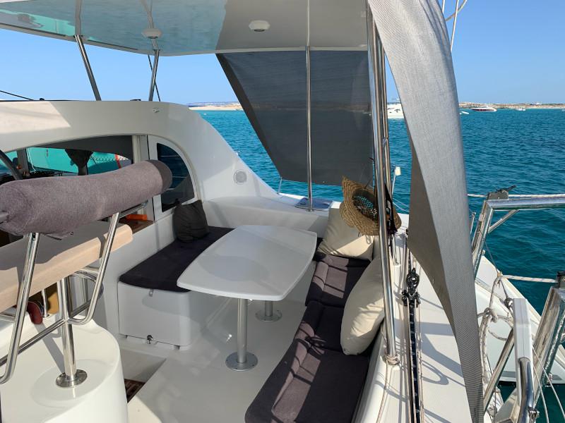 Book yachts online - catamaran - Lagoon 380 - GOA 3 - rent