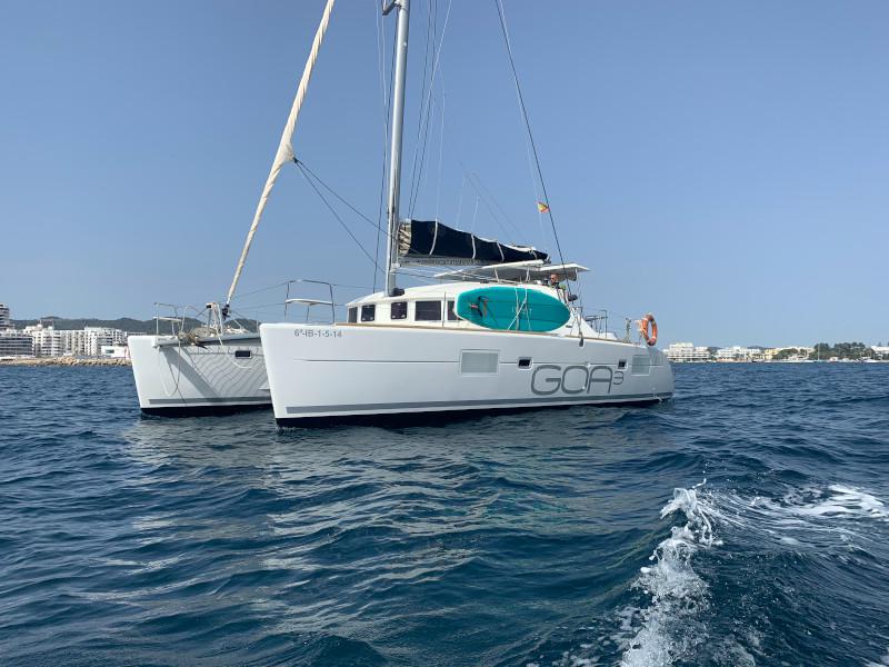 Book yachts online - catamaran - Lagoon 380 - GOA 3 - rent