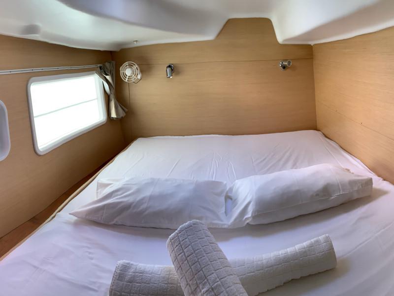 Book yachts online - catamaran - Lagoon 380 - GOA 3 - rent