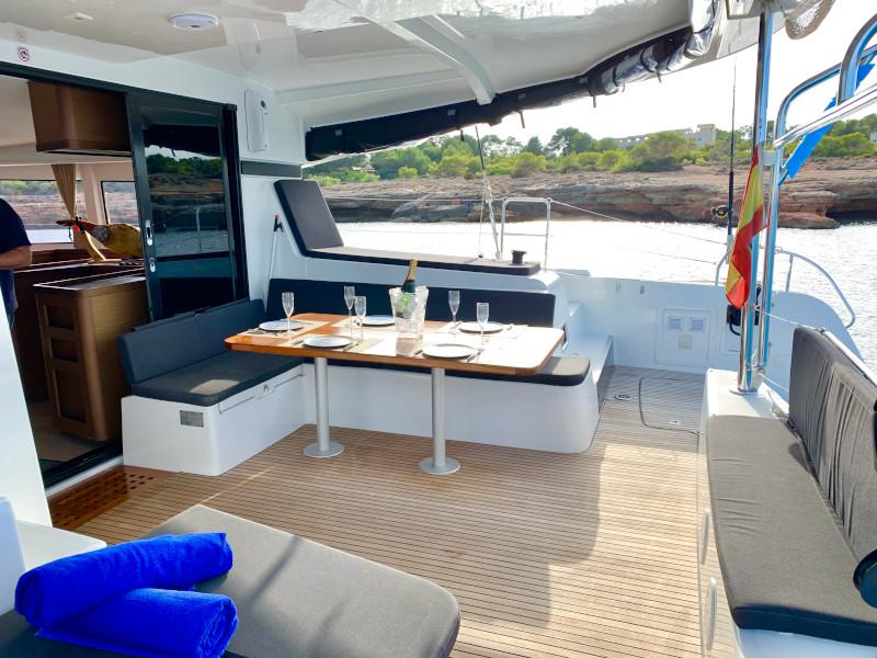 Book yachts online - catamaran - Lagoon 42 - PASCAL - rent