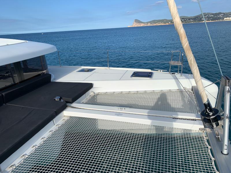 Book yachts online - catamaran - Lagoon 42 - PASCAL - rent