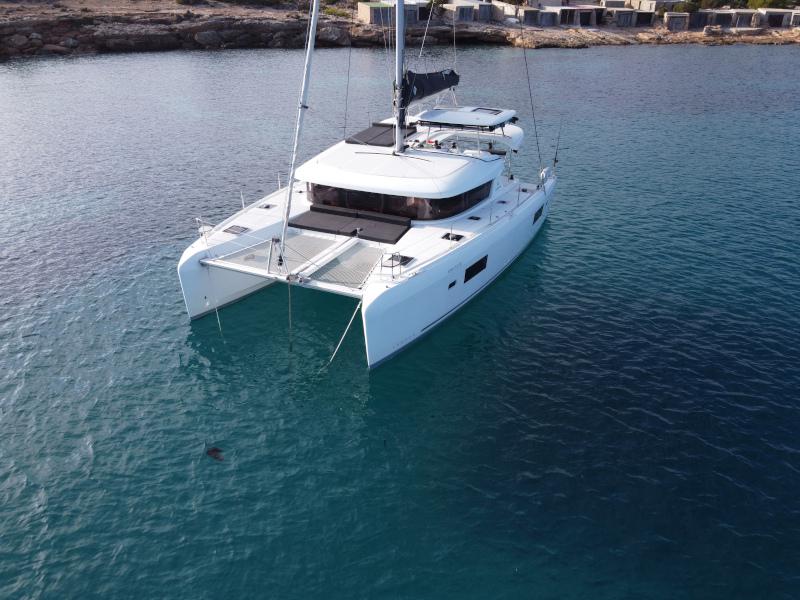 Book yachts online - catamaran - Lagoon 42 - PASCAL - rent