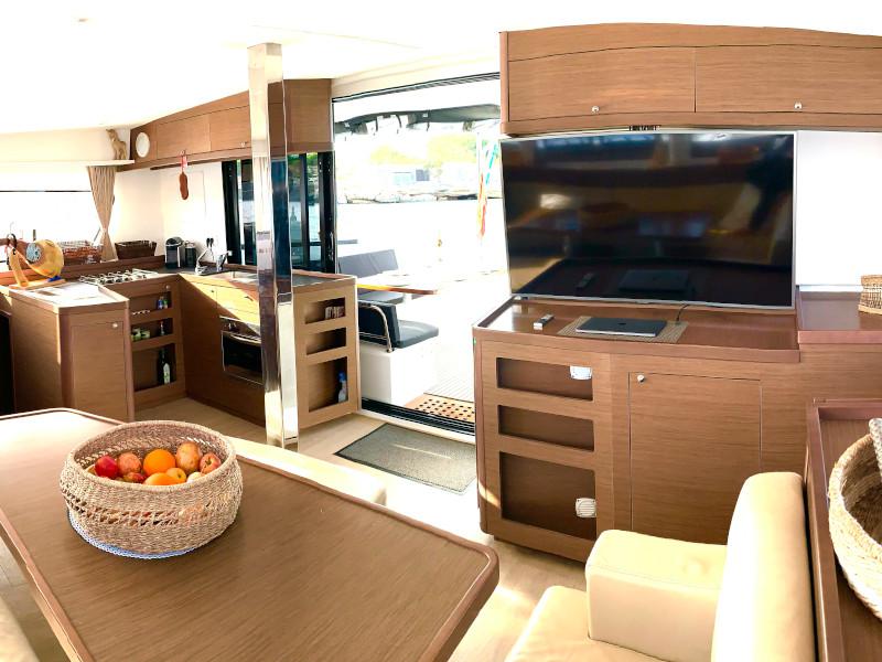 Book yachts online - catamaran - Lagoon 42 - PASCAL - rent
