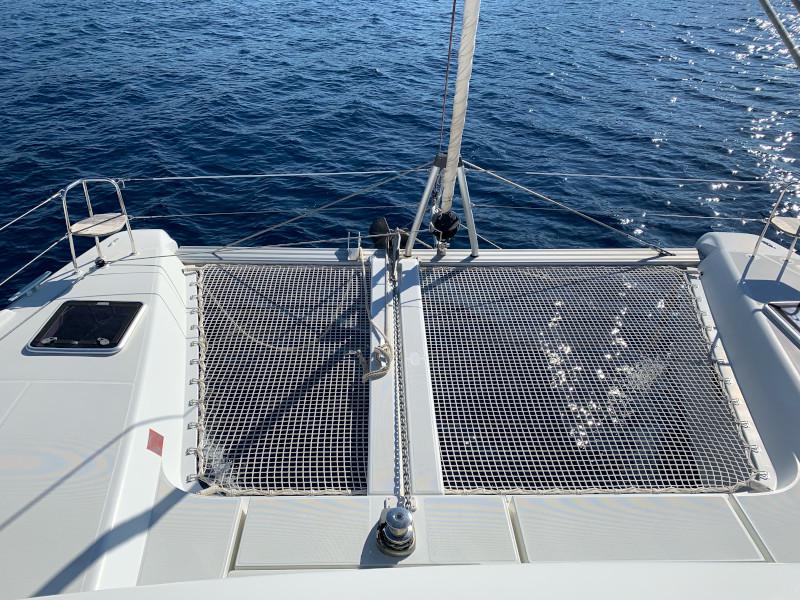 Book yachts online - catamaran - Lagoon 42 - GOA 6 - rent