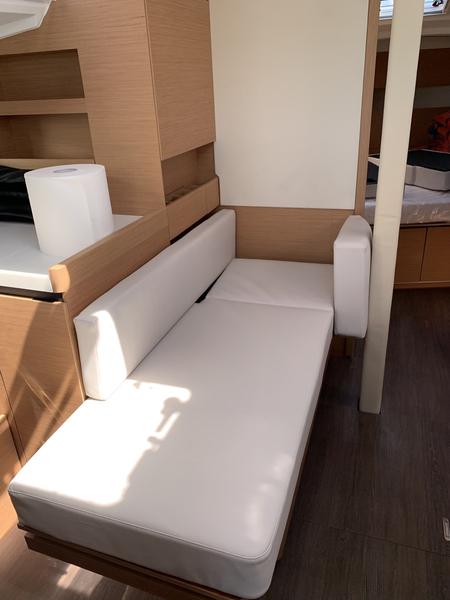 Book yachts online - sailboat - Sun Odyssey 410 - Bella - rent