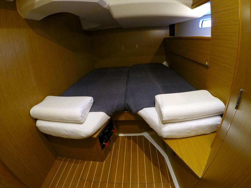 Book yachts online - sailboat - Jeanneau 53 - Melpomene - rent