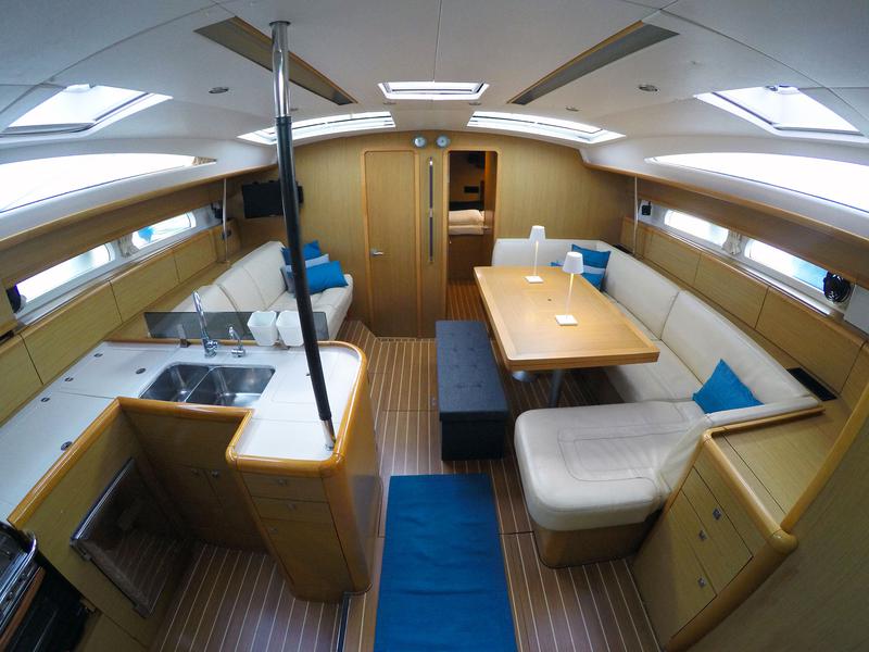 Book yachts online - sailboat - Jeanneau 53 - Melpomene - rent