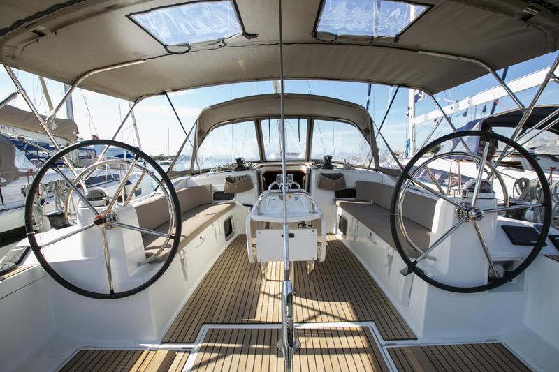 Book yachts online - sailboat - Sun Odyssey 519 -  6 cabs - KALLIROI - rent