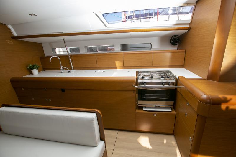 Book yachts online - sailboat - Sun Odyssey 519 -  6 cabs - KALLIROI - rent
