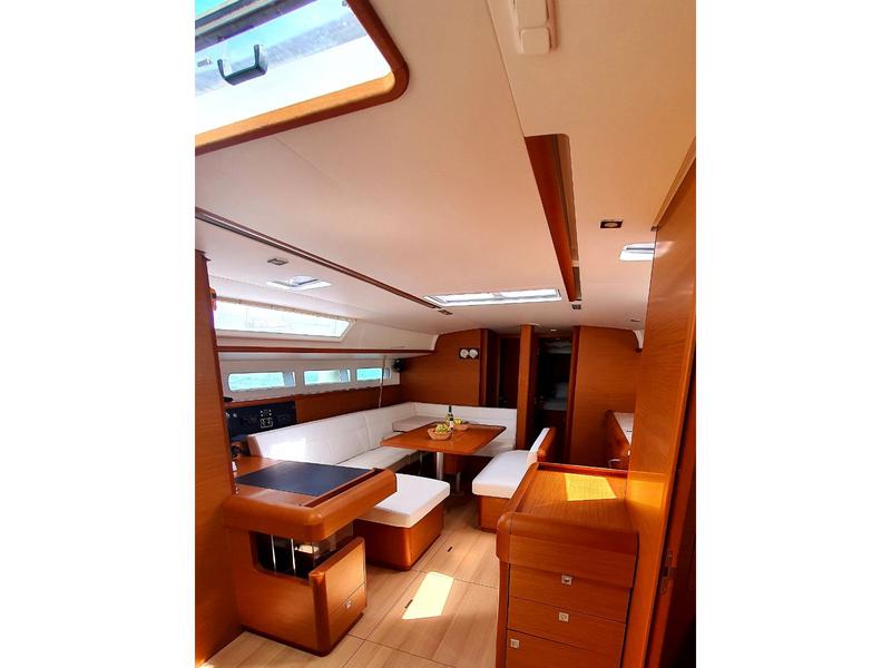 Book yachts online - sailboat - Sun Odyssey 519 -  6 cabs - UNIQUE I - rent