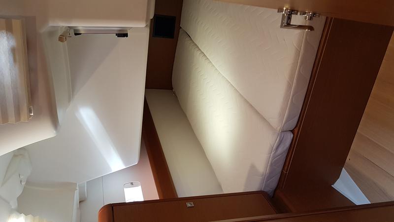 Book yachts online - sailboat - Sun Odyssey 519 -  6 cabs - FIESTA - rent