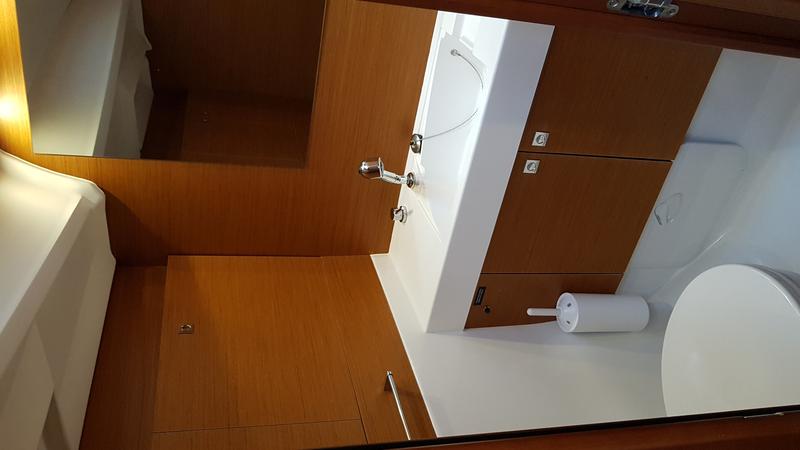 Book yachts online - sailboat - Sun Odyssey 519 -  6 cabs - FIESTA - rent