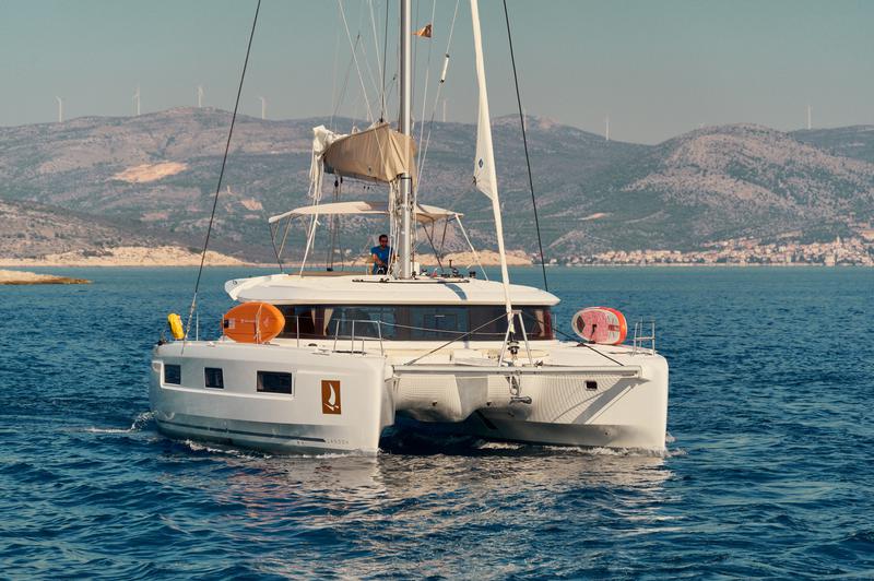 Book yachts online - catamaran - Lagoon 46 - Constellation  - rent