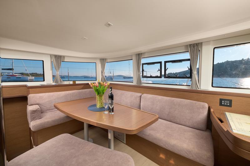 Book yachts online - catamaran - Lagoon 42 - BARNEY  - rent