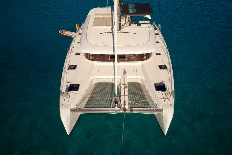 Book yachts online - catamaran - Lagoon 42 - BARNEY  - rent