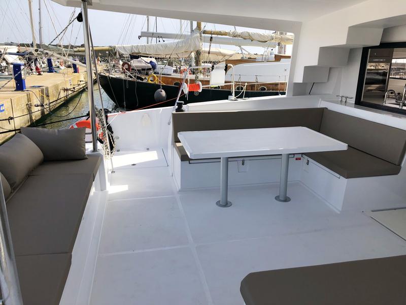 Book yachts online - catamaran - Bali 4.5 - Salina - rent