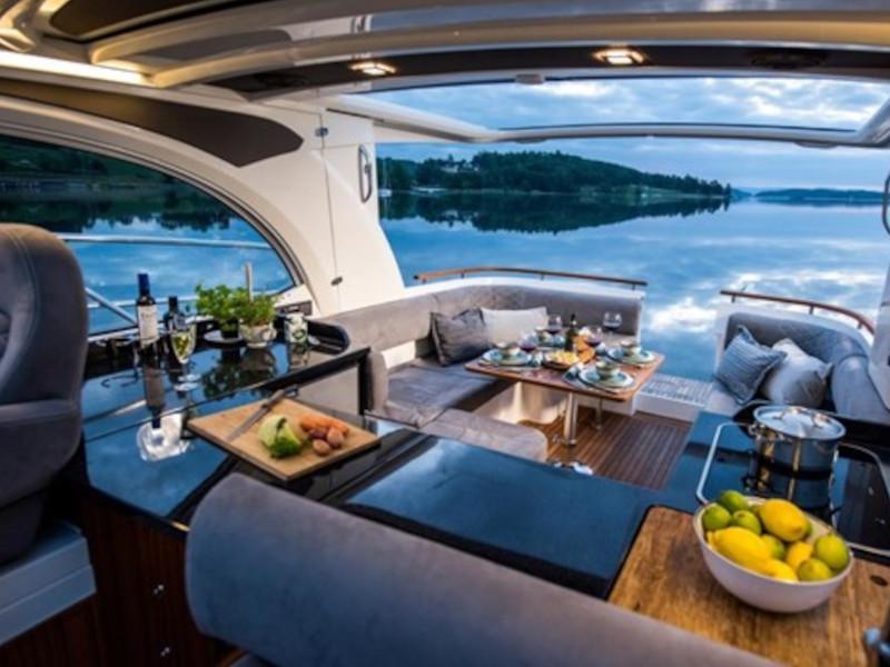 Book yachts online - motorboat - Marex 360 Cabriolet Cruiser - no name - rent