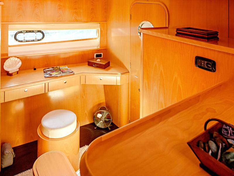 Book yachts online - catamaran - Privilege 615 - Maitia - rent