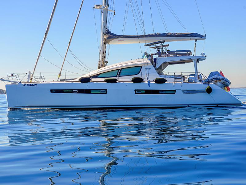 Book yachts online - catamaran - Privilege 615 - Maitia - rent