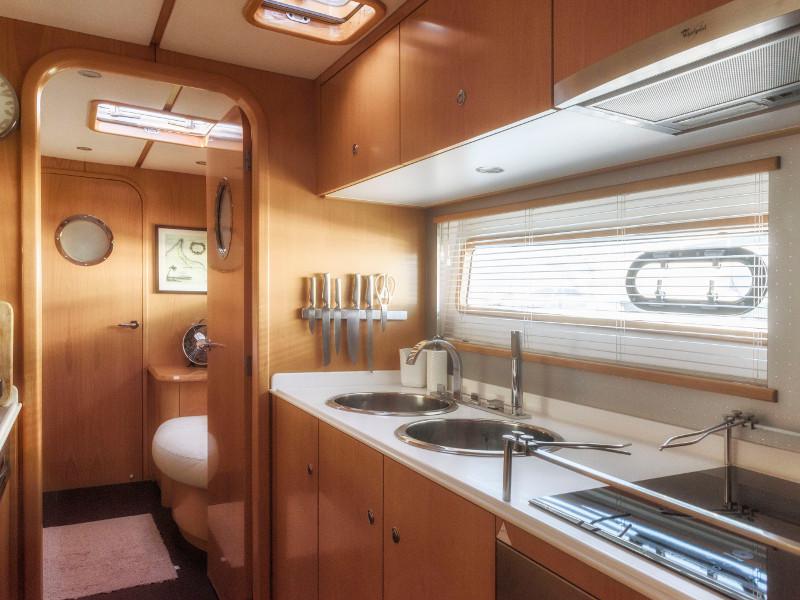 Book yachts online - catamaran - Privilege 615 - Maitia - rent