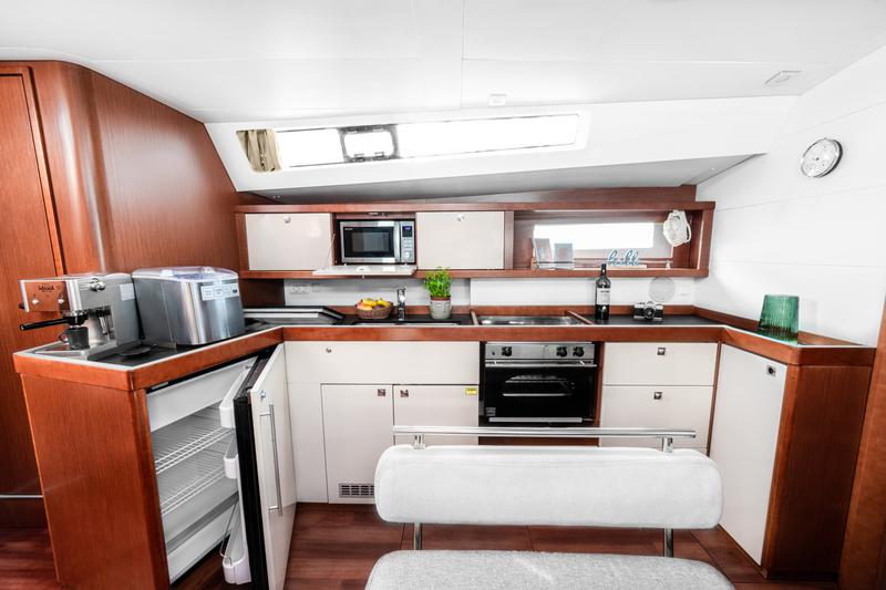 Book yachts online - sailboat - Oceanis 45 - DIANA - rent