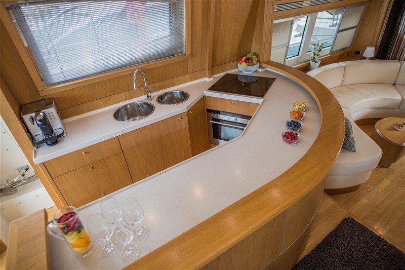 Book yachts online - motorboat - Abacus 70 - Malibu - rent