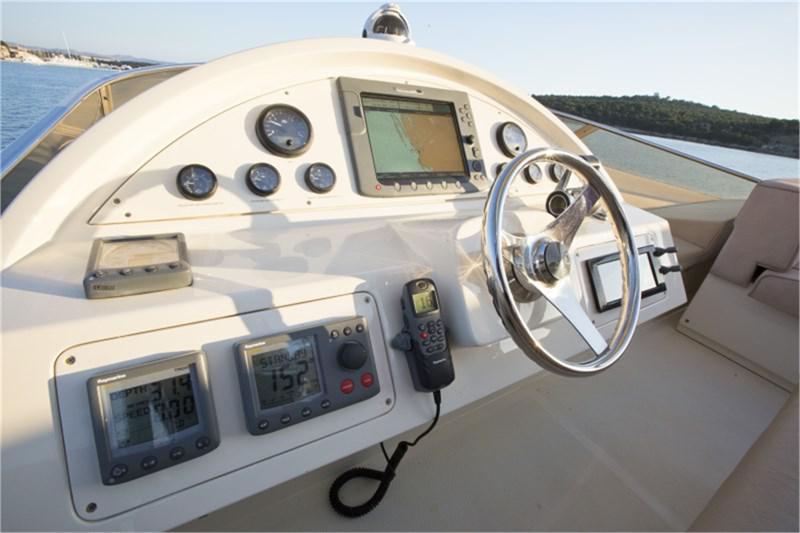 Book yachts online - motorboat - Abacus 70 - Malibu - rent