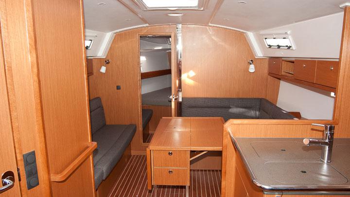 Book yachts online - sailboat - Bavaria Cruiser 36 - Baluma - rent