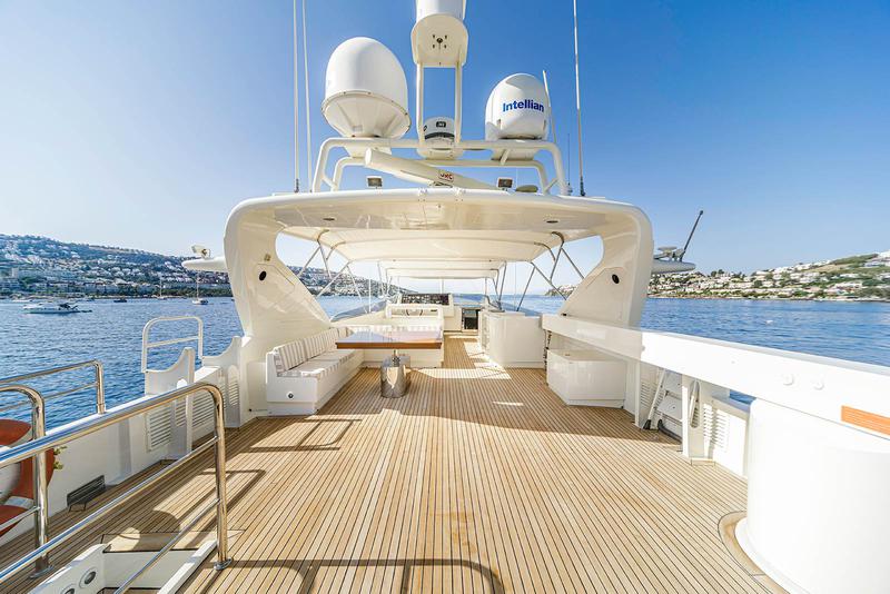 Book yachts online - motorboat - Falcon 115 - Sanref Falcon - rent