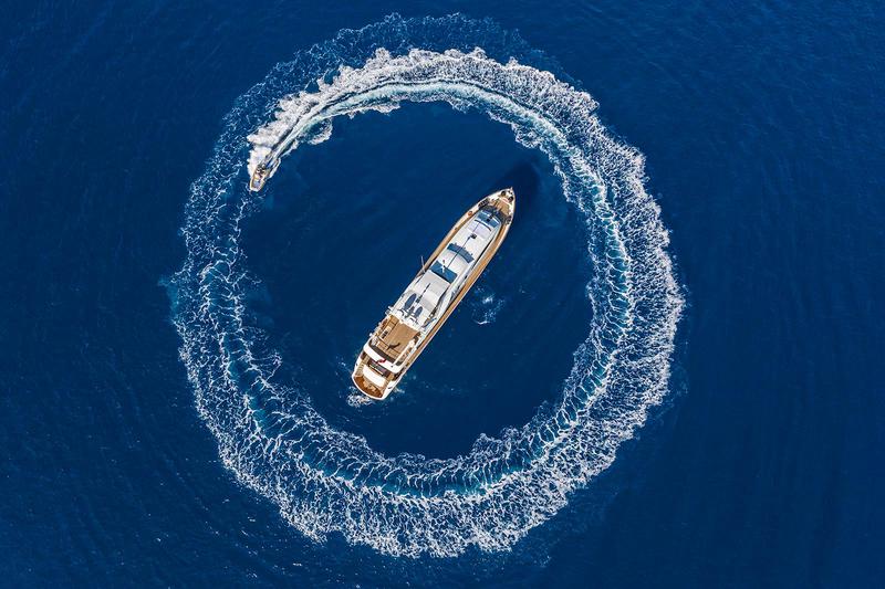 Book yachts online - motorboat - Falcon 115 - Sanref Falcon - rent