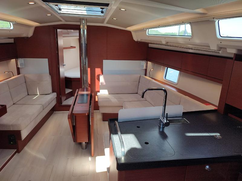 Book yachts online - sailboat - Hanse 418 - Alexa - rent