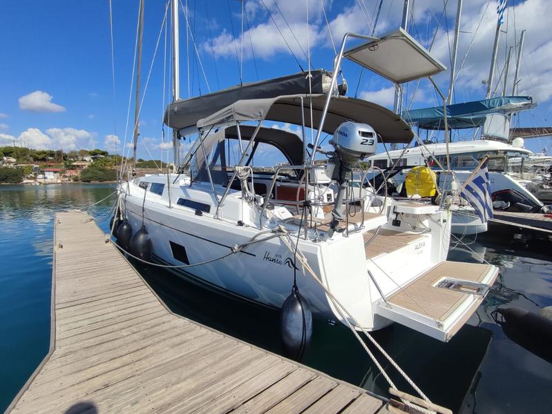 Book yachts online - sailboat - Hanse 418 - Alexa - rent