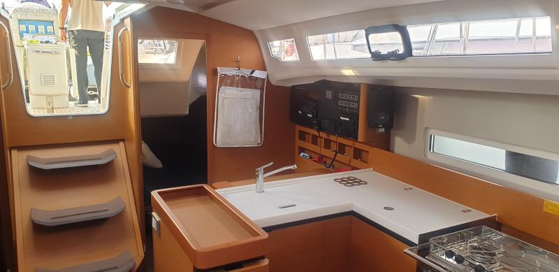 Book yachts online - sailboat - Sun Odyssey 410 Performance - The song is you - rent