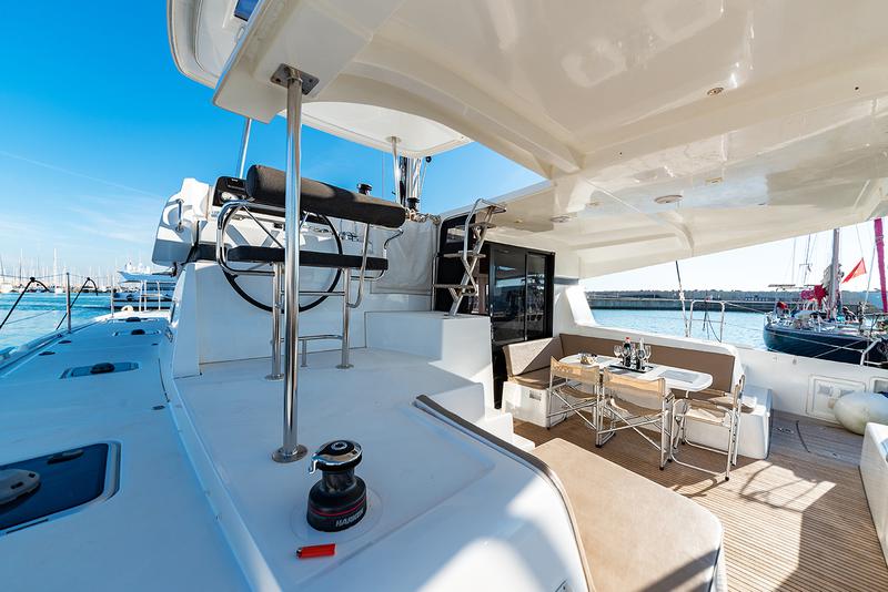 Book yachts online - catamaran - Fountaine Pajot Isla 40 - Isla (Wm+Solar Pan) - rent