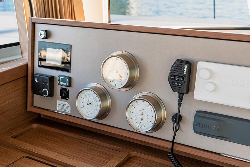 Book yachts online - catamaran - Fountaine Pajot Isla 40 - Isla (Wm+Solar Pan) - rent